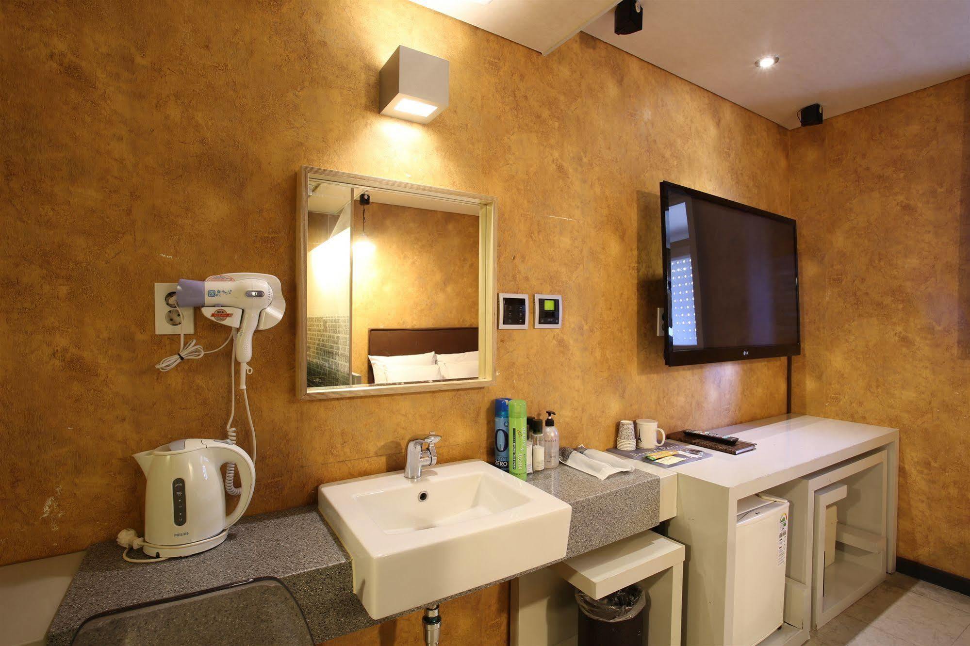 Motel Baron De Paris 2*