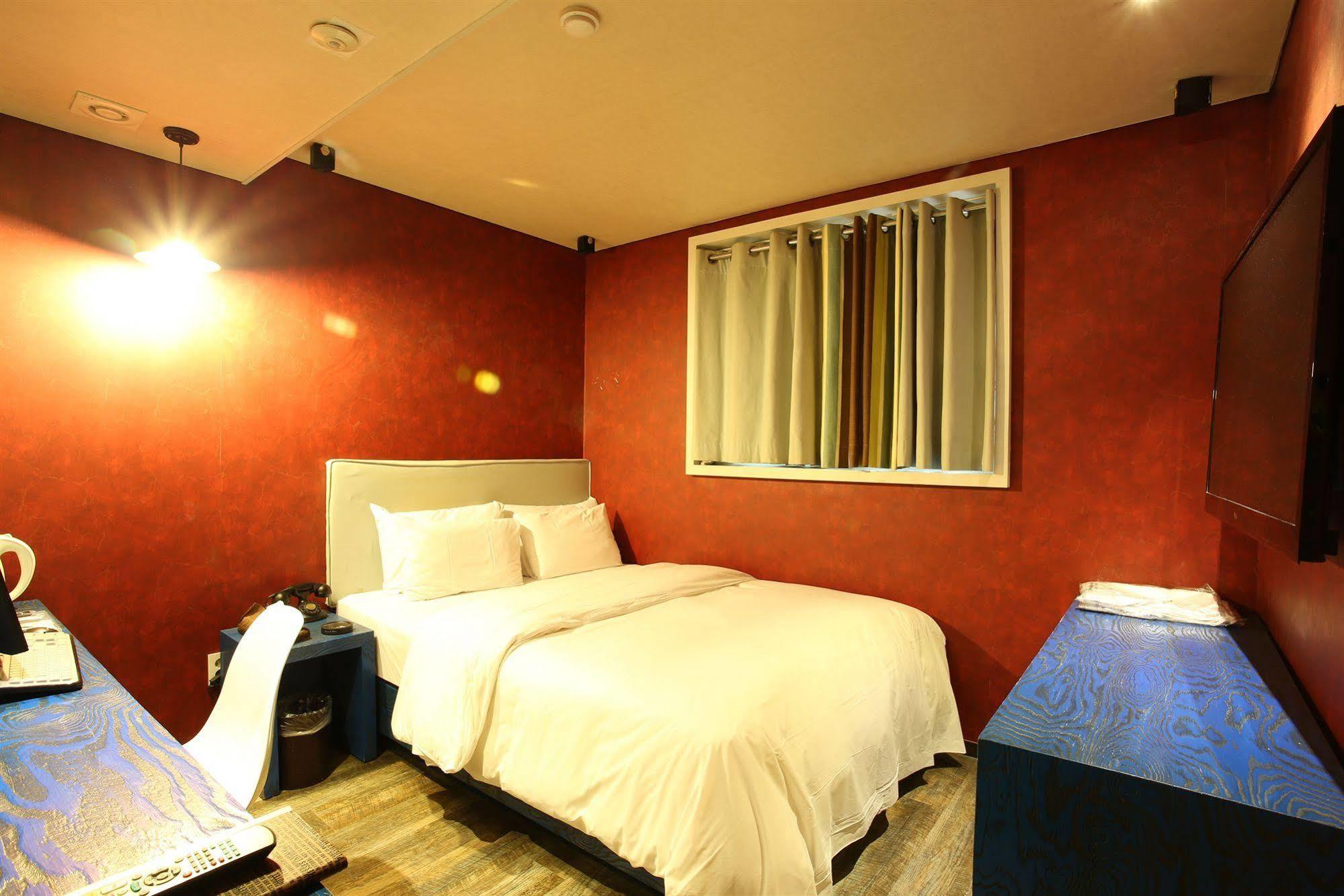 Motel Baron De Paris 2*