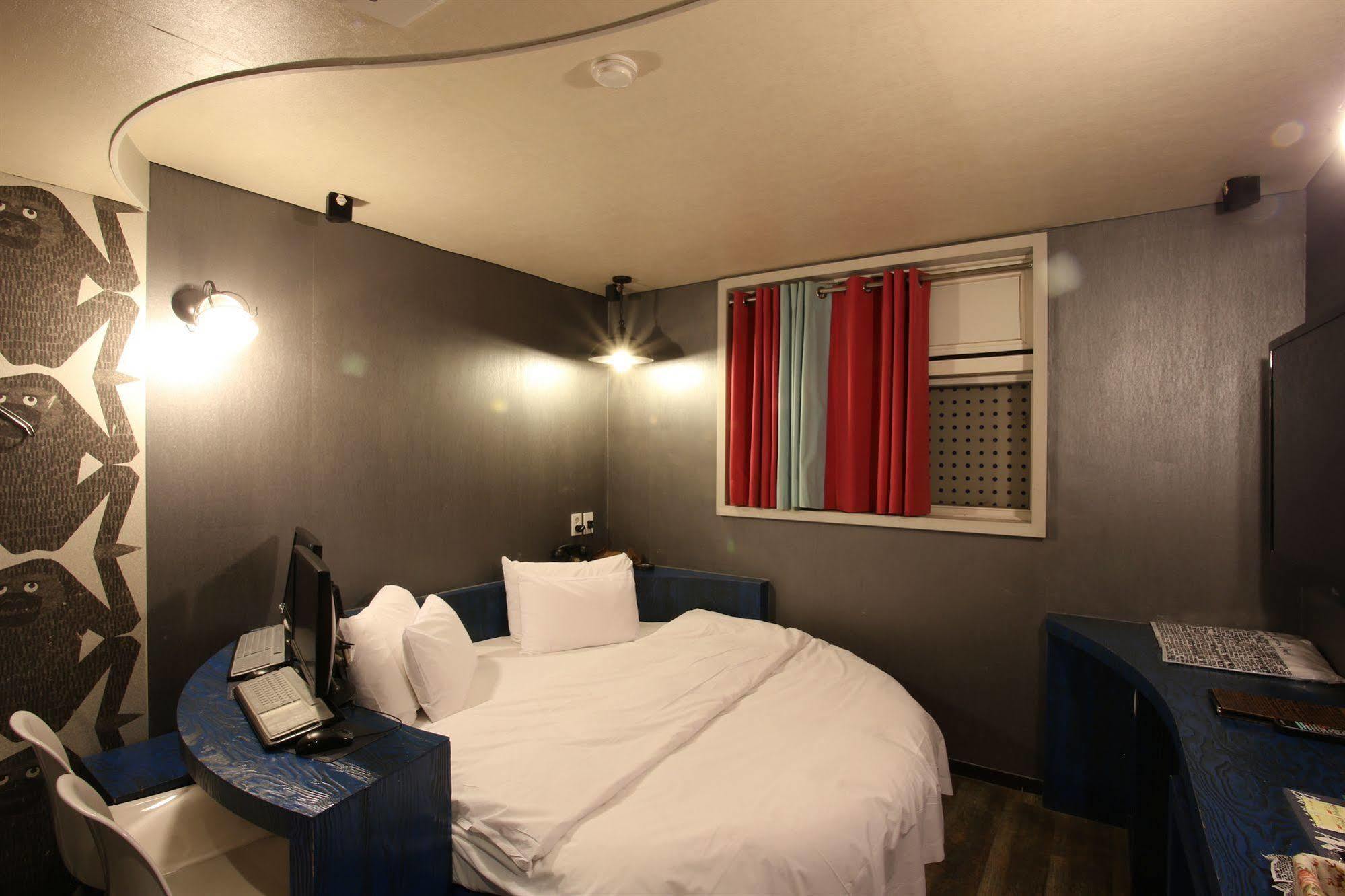 Motel Baron De Paris 2*